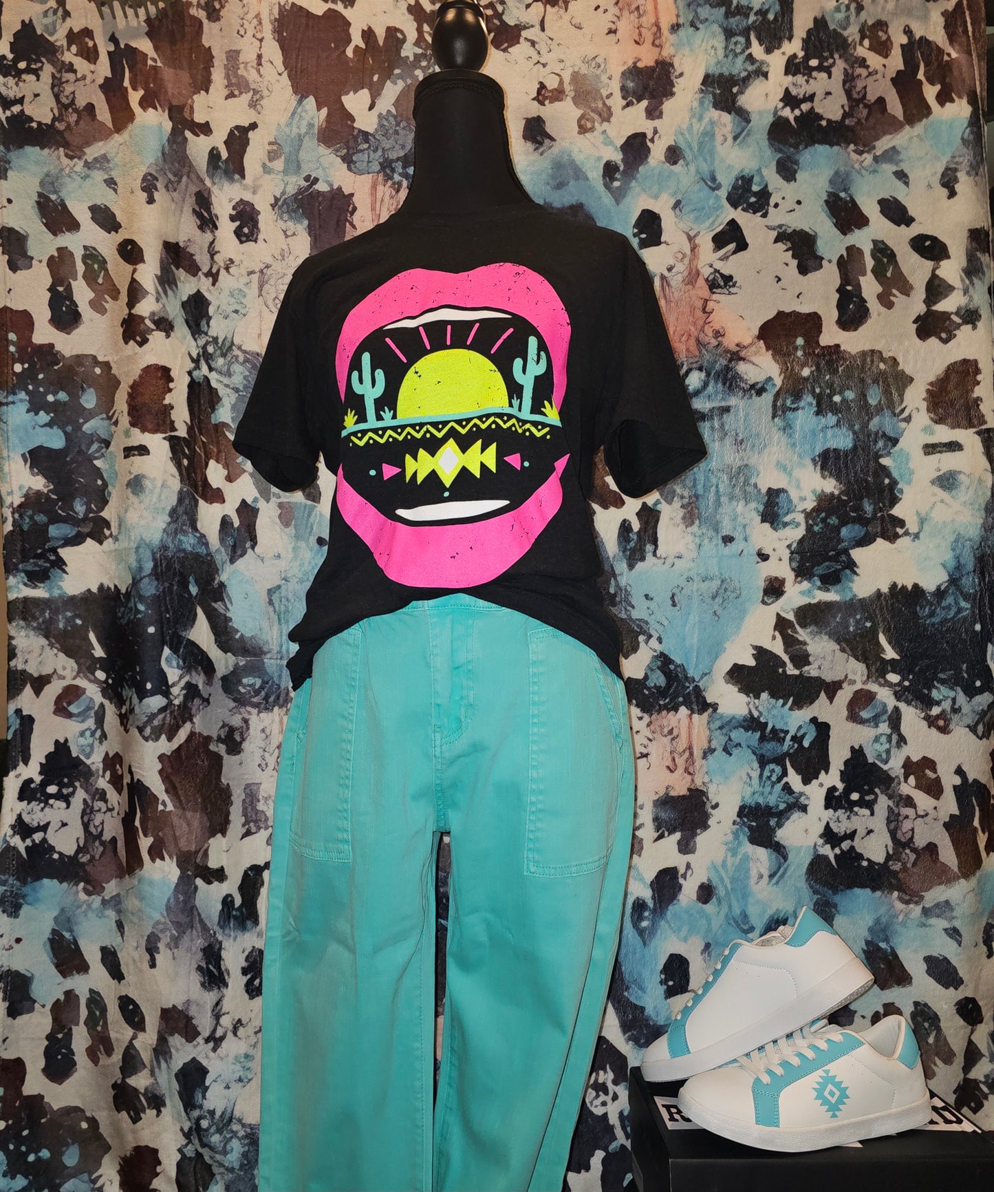 Desert Lips Tee